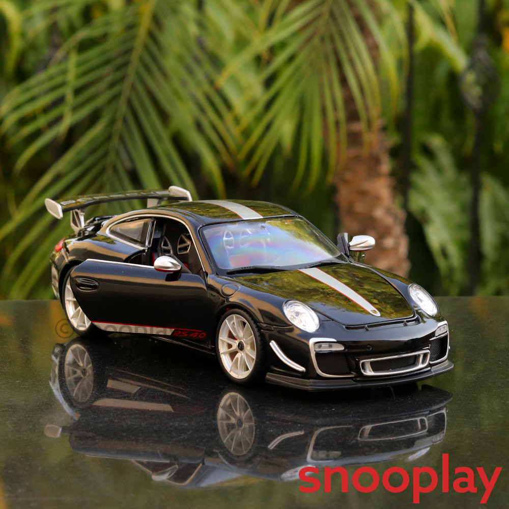 Bburago Original Licensed Porsche 911 GT3 RS 4.0  Diecast Car | 1:18 Scale (14 Years till Grown Ups)