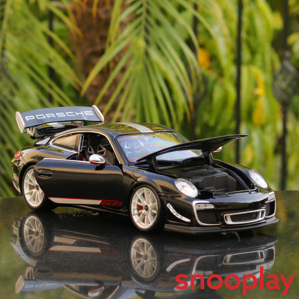 Bburago Original Licensed Porsche 911 GT3 RS 4.0  Diecast Car | 1:18 Scale (14 Years till Grown Ups)