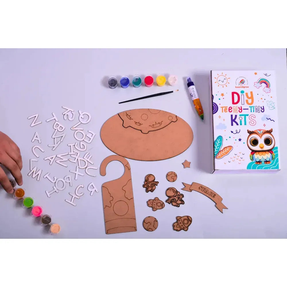 Ilearnngrow Teeny Tiny DIY Space Name Plate Kit & Door Knob Craft Kit
