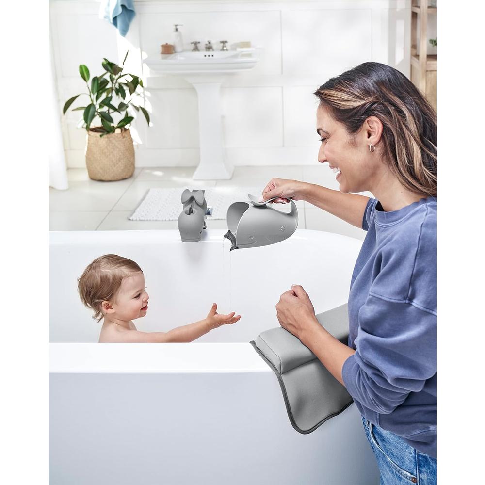 Skip Hop Moby Waterfall Bath Rinser - Grey | Soft Comfort Edge Bath Rinse Cup