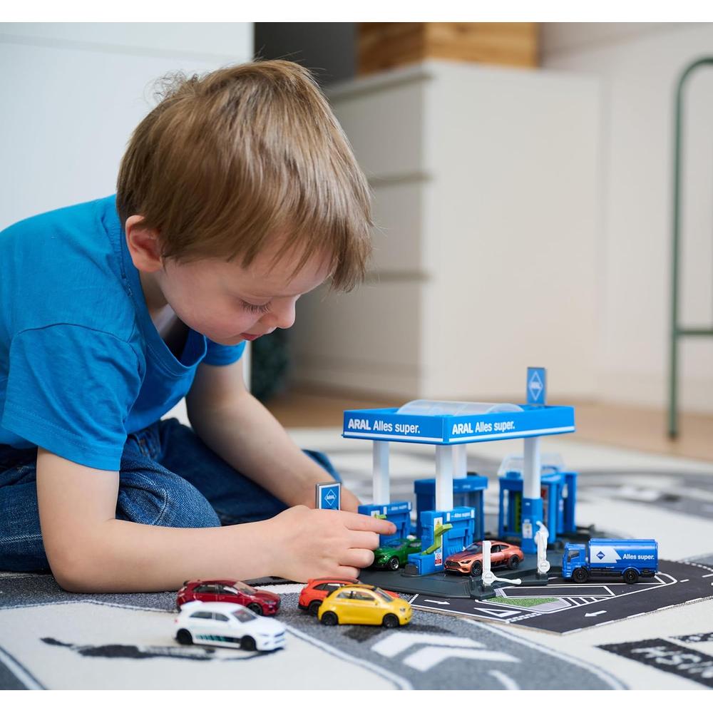 Original Licensed Majorette ARAL Petrol Station Playset with Fuel Tanker | 6 Parking Spaces, Car Wash & EV Charger