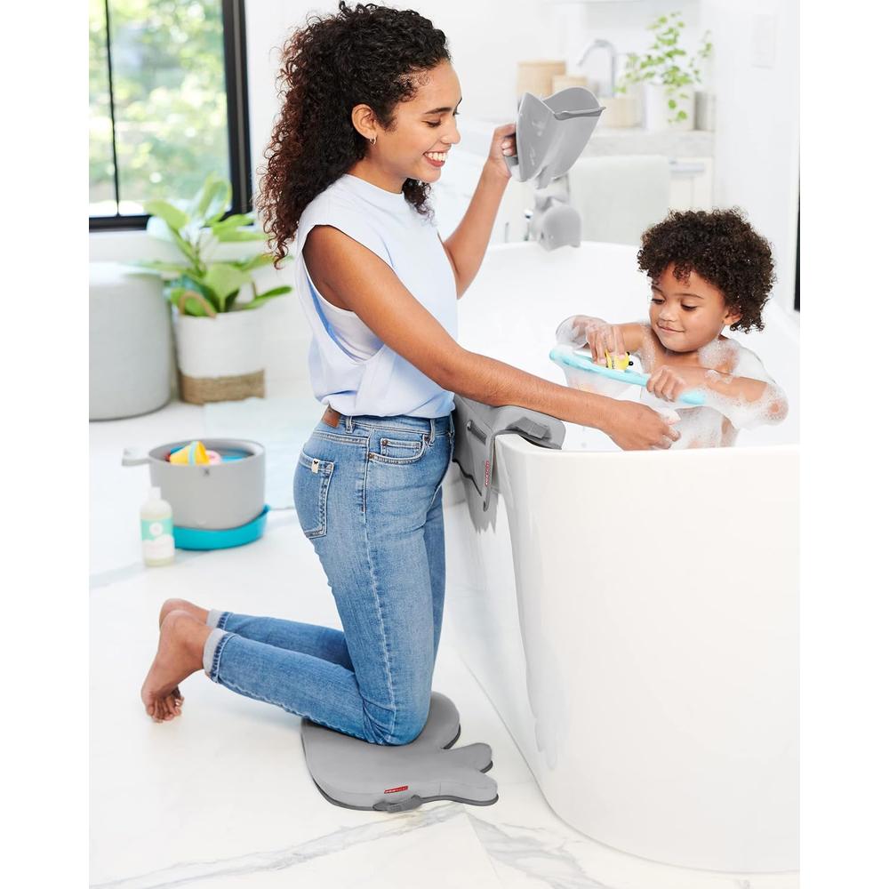 Skip Hop Moby Waterfall Bath Rinser - Grey | Soft Comfort Edge Bath Rinse Cup