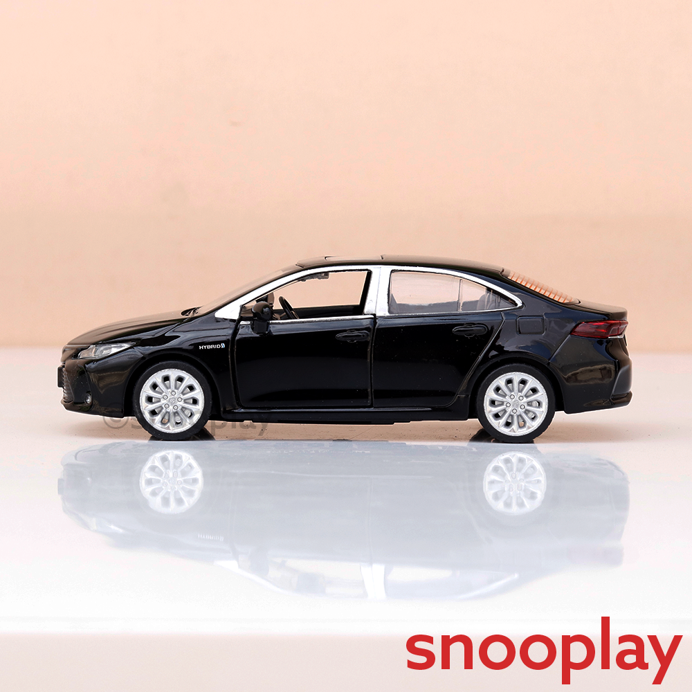 Metal Speed Zone Original Toyota Corolla Hybrid Licensed Diecast Car with Openable Doors | 1:26~1:38 Scale (14 Years till Grown Ups)