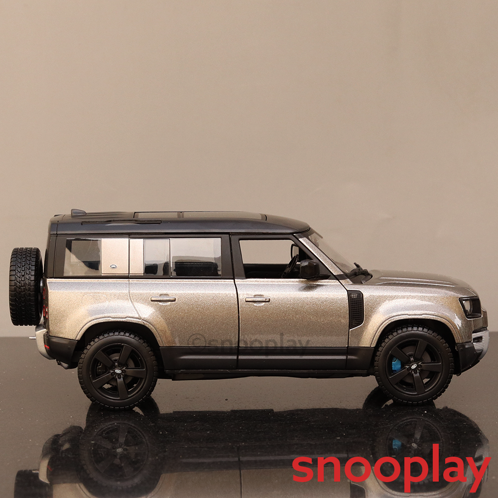 Bburago Original 2022 Land Rover Defender 110 Licensed Car | 1:24 Scale (14 Years till Grown Ups)