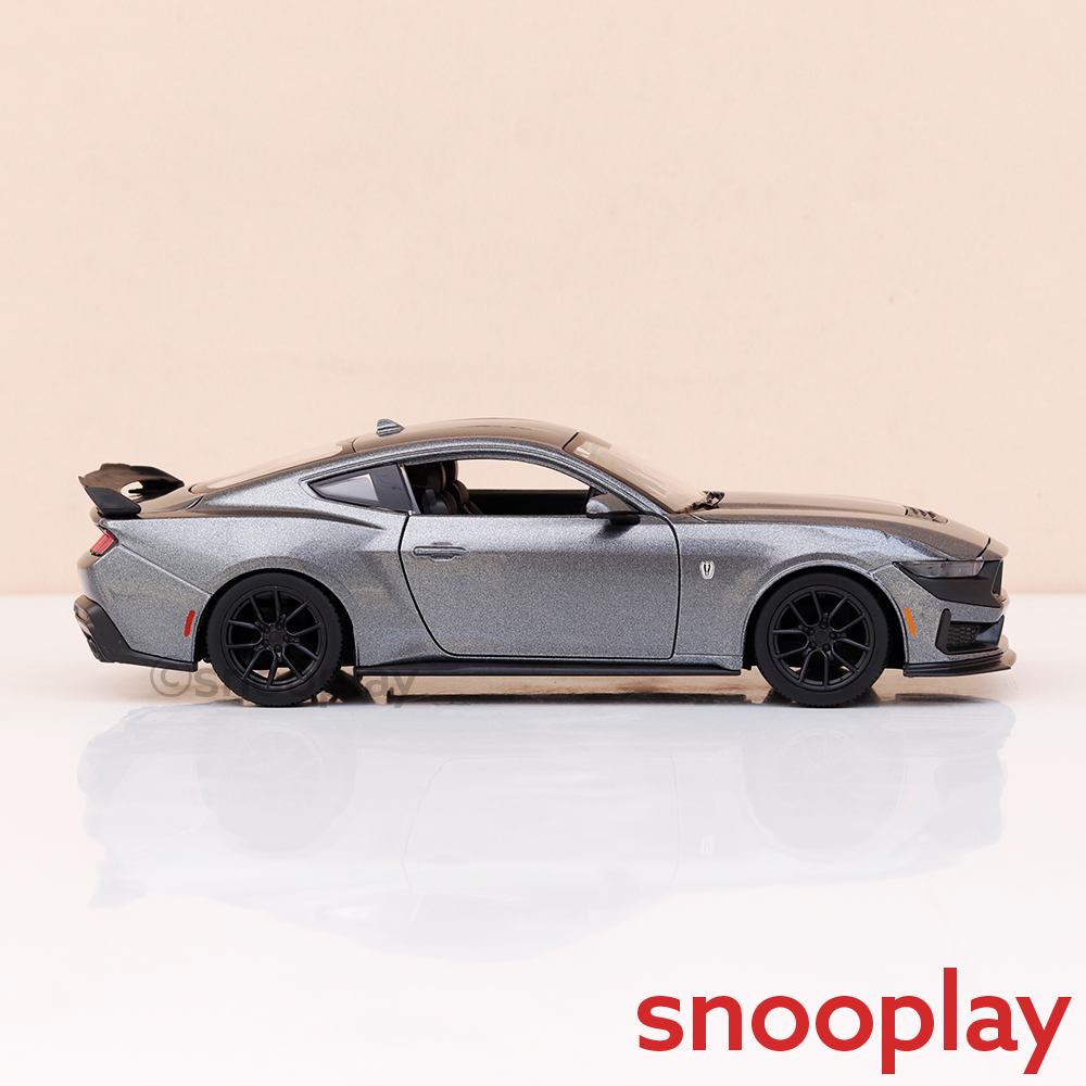 Maisto Original Licensed 2024 Ford Mustang Dark Horse Diecast Car | 1:24 Scale (14 Years till Grown Ups)