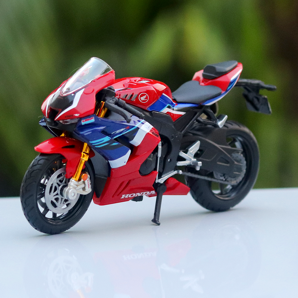 Maisto Original Licensed Honda CBR 1000R-R Fireblade SP Diecast Bike | 1:18 Scale (14 Years till Grown Ups)