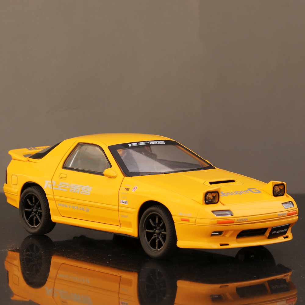 Resembling Mazda Diecast Pullback Car with Light and Sound | 1:24 Scale (3 Years till Grown Ups)