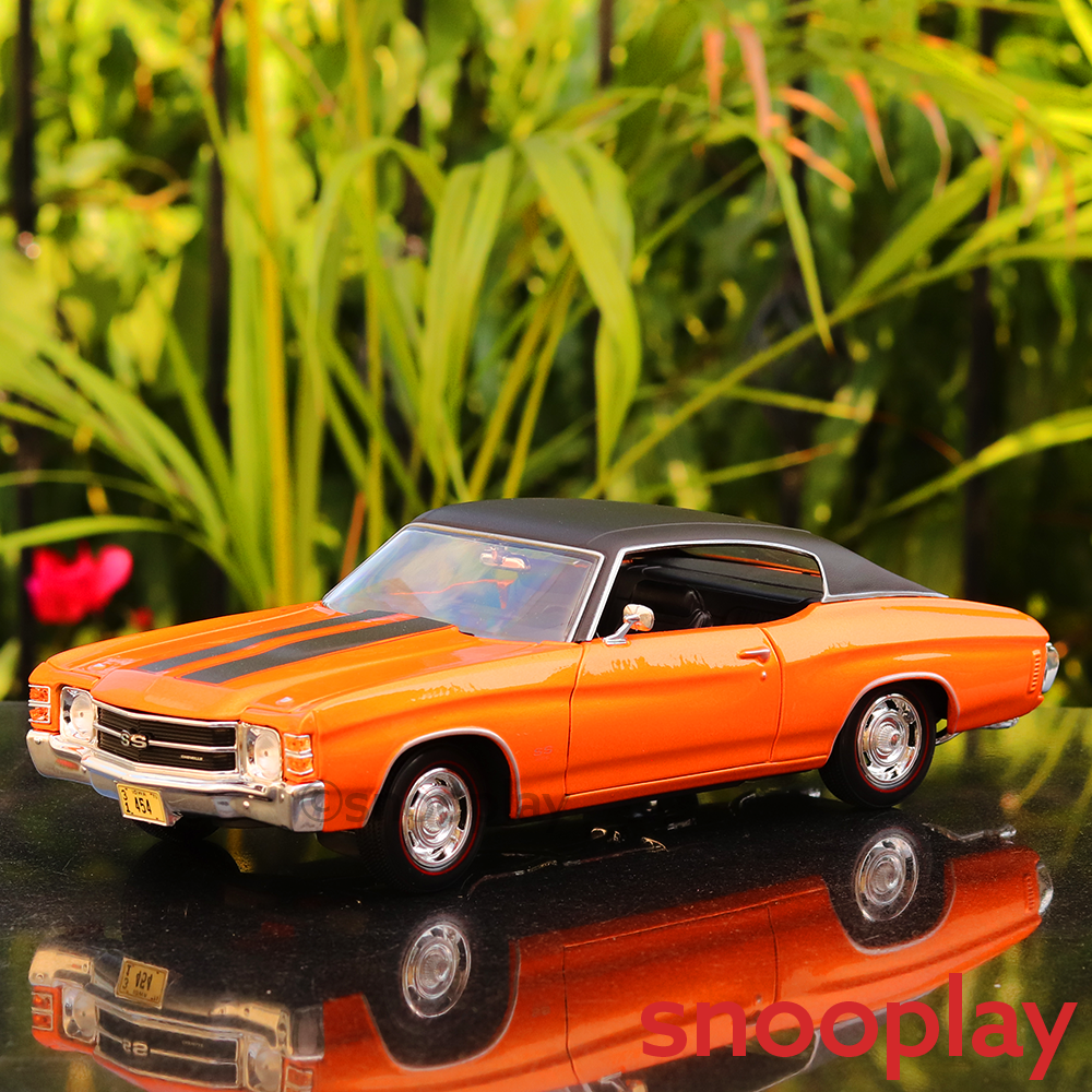 Maisto Original Licensed 1971 Chevrolet Chevelle SS 454 Sport Toy Car with Openable Parts and Adjustable Front Wheels (Scale 1:18)