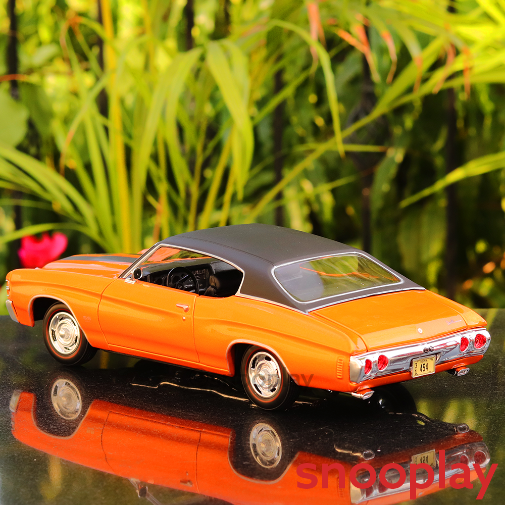 Maisto Original Licensed 1971 Chevrolet Chevelle SS 454 Sport Toy Car with Openable Parts and Adjustable Front Wheels (Scale 1:18)