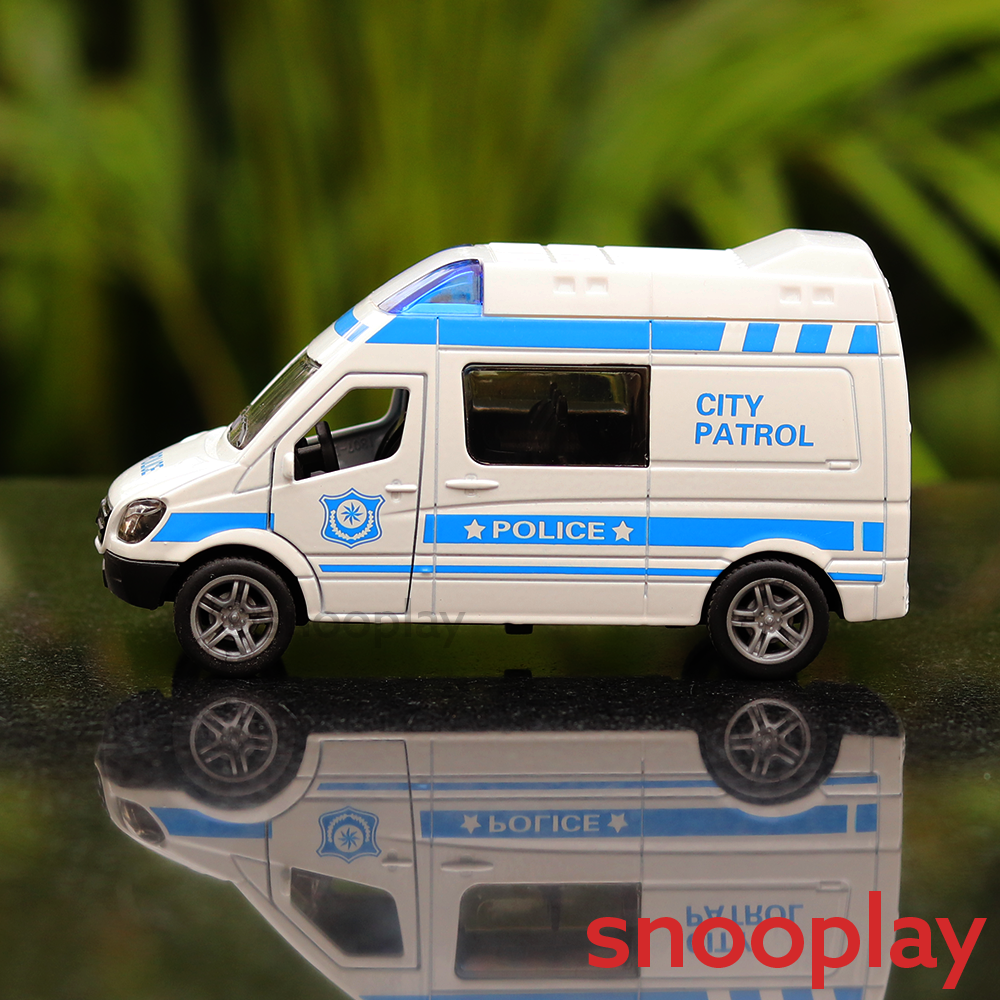Police City Patrol Diecast Pullback Car with Openable Doors, Light & Sound (3260) | 1:32 Scale (7-14 Years)