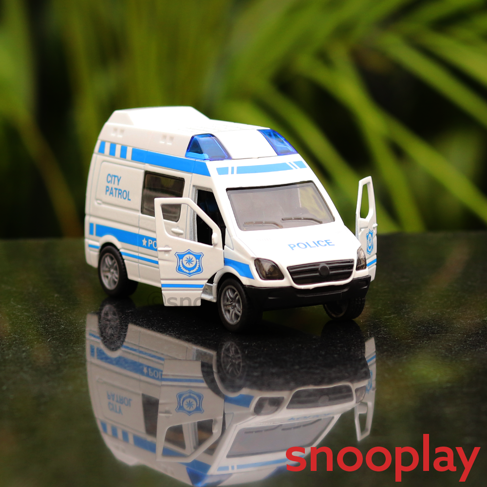 Police City Patrol Diecast Pullback Car with Openable Doors, Light & Sound (3260) | 1:32 Scale (7-14 Years)