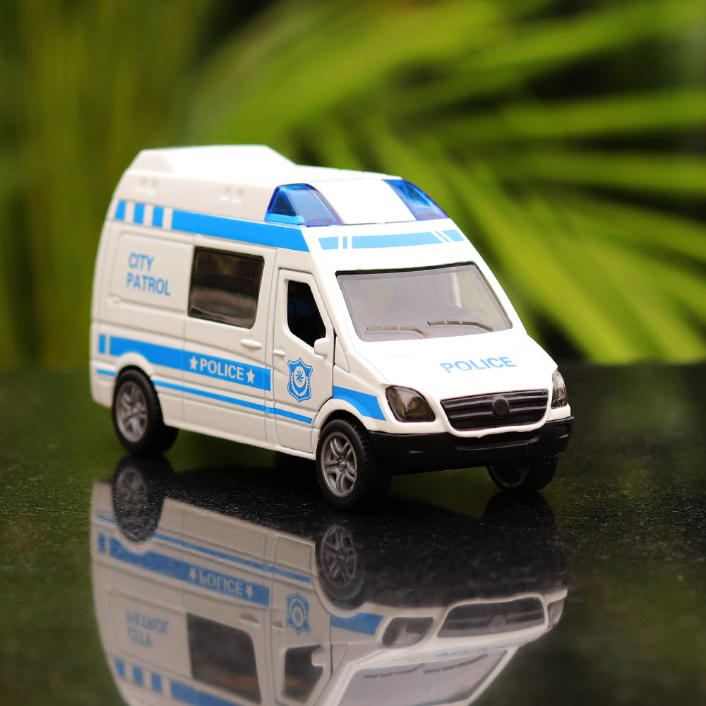 Police City Patrol Diecast Pullback Car with Openable Doors, Light & Sound (3260) | 1:32 Scale (7-14 Years)