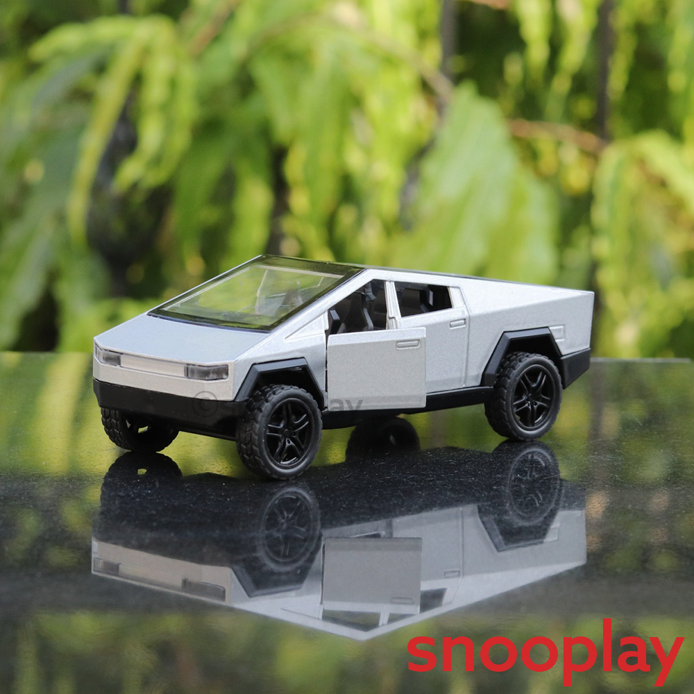 Resembling Tesla Pull Back Diecast Car with Openable Doors (3 Years till Grown Ups)